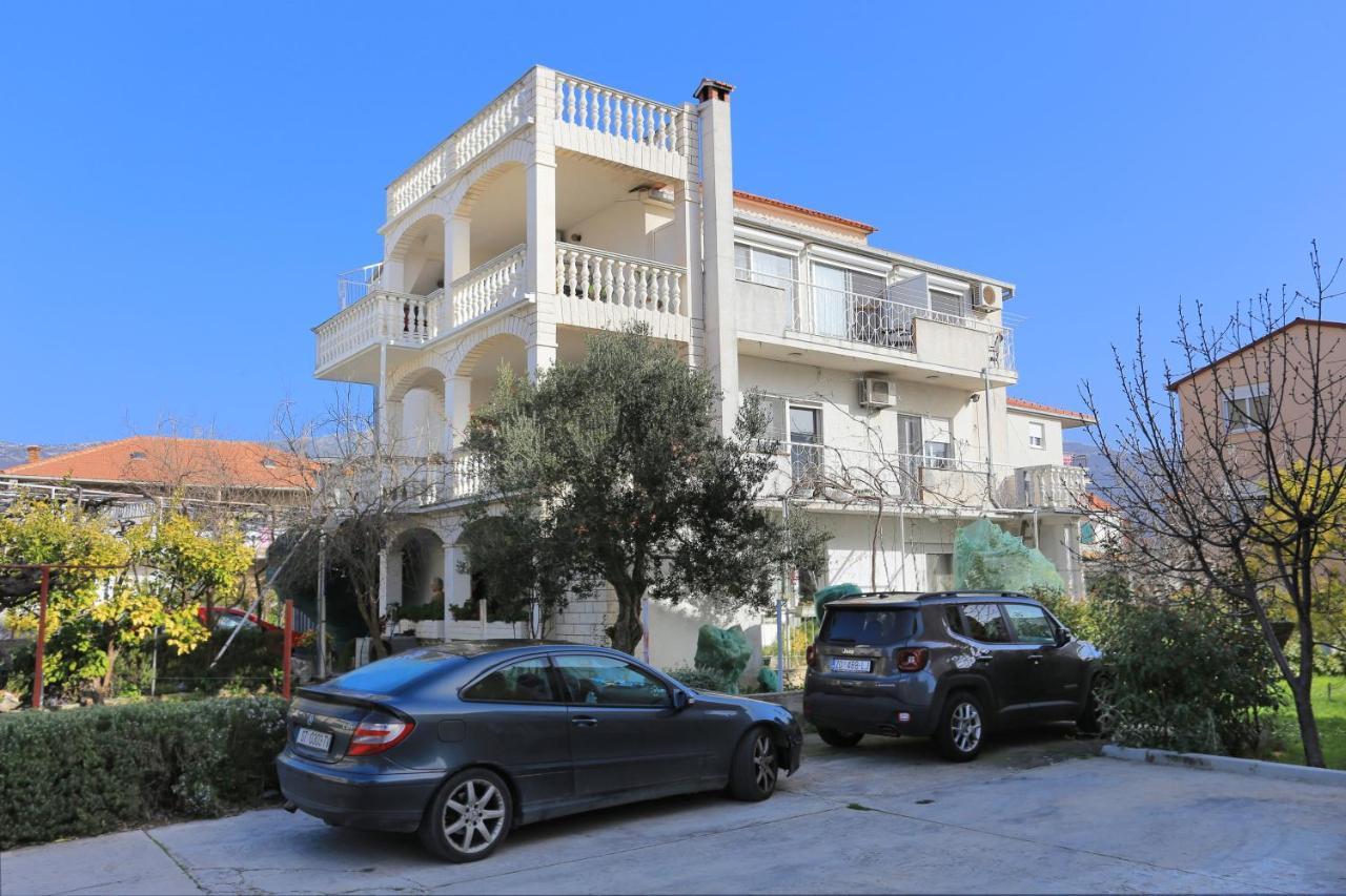 Apartments And Rooms With Parking Space Kastel Stafilic, Kastela - 18673 外观 照片