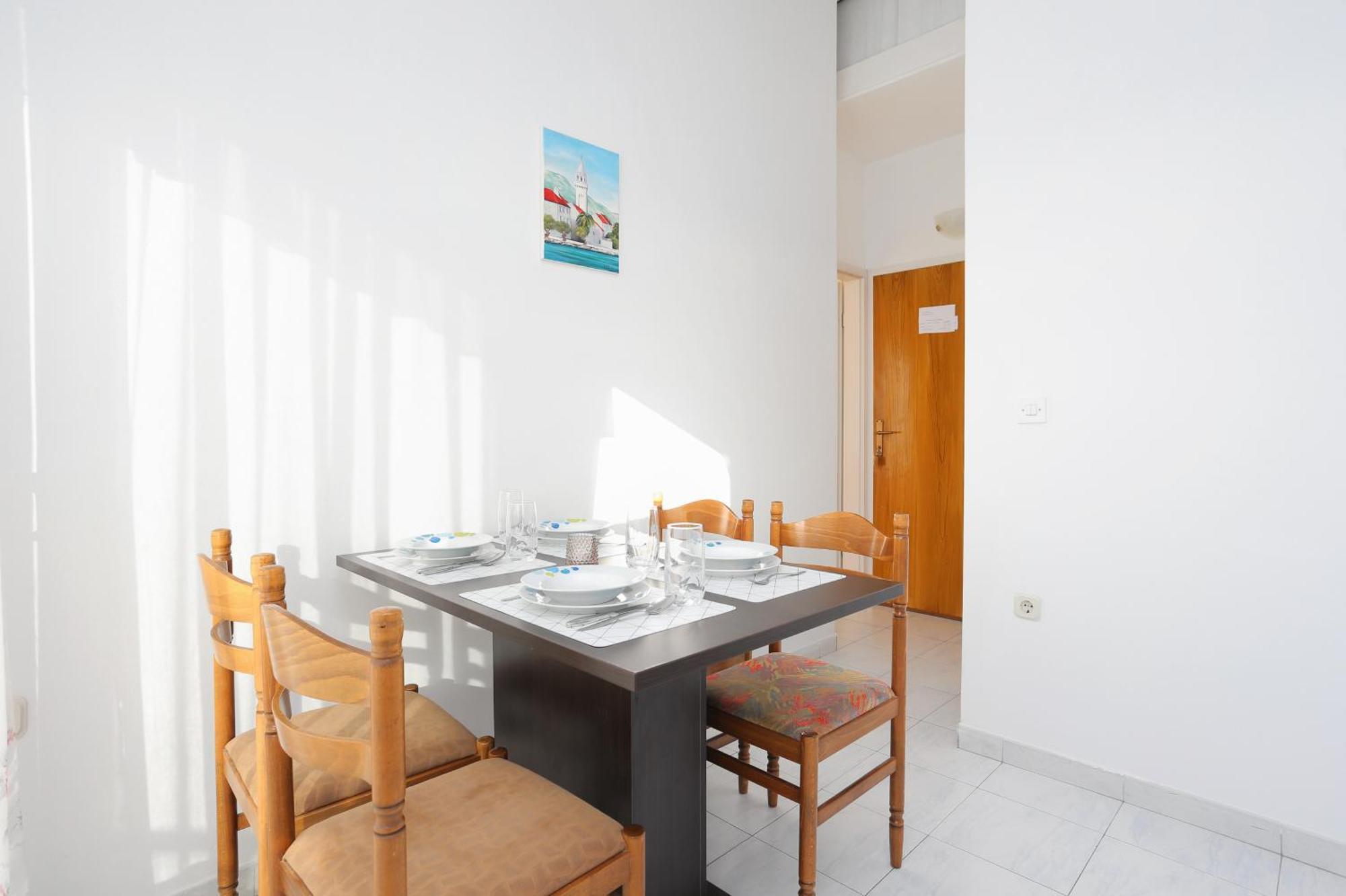 Apartments And Rooms With Parking Space Kastel Stafilic, Kastela - 18673 客房 照片