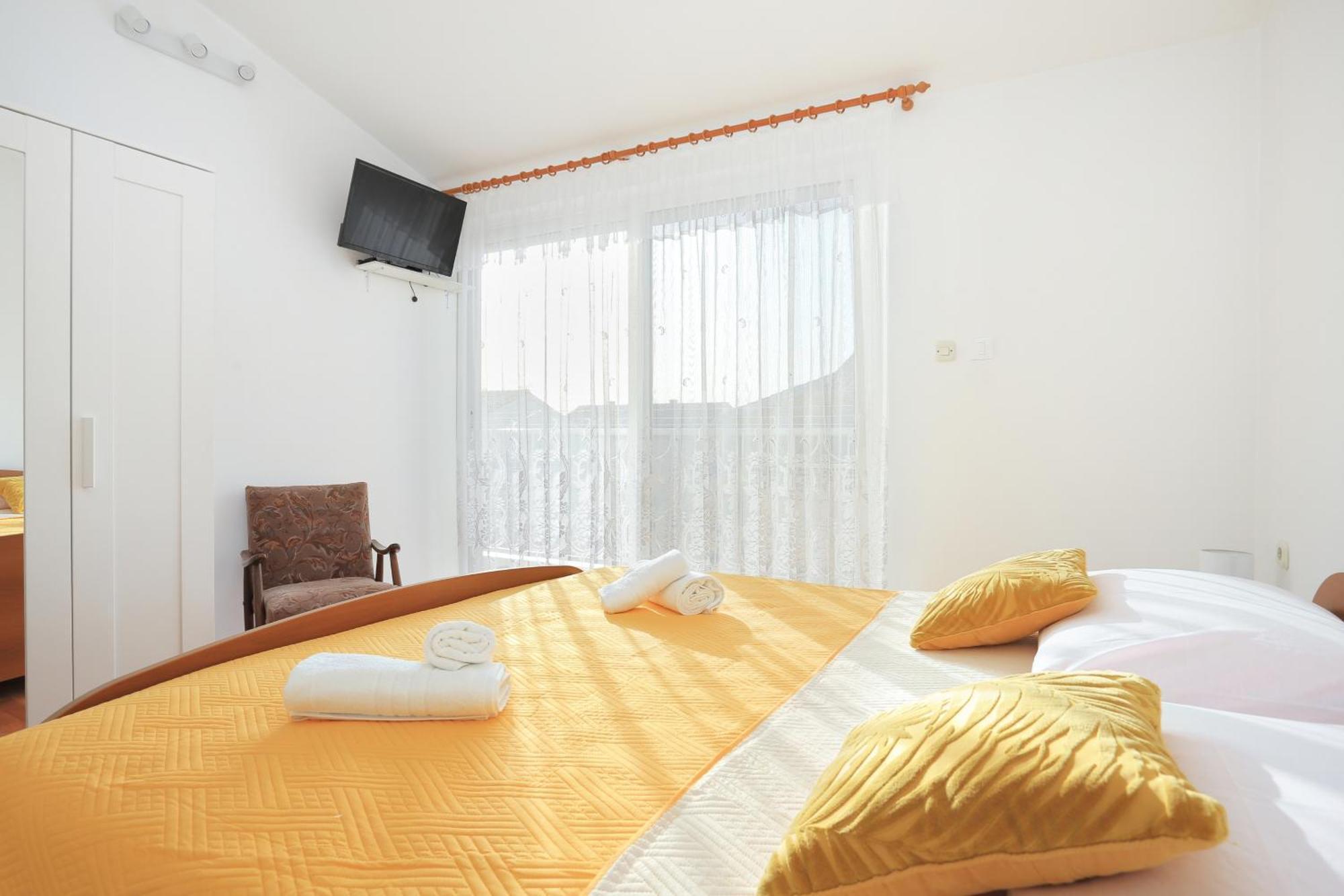 Apartments And Rooms With Parking Space Kastel Stafilic, Kastela - 18673 客房 照片