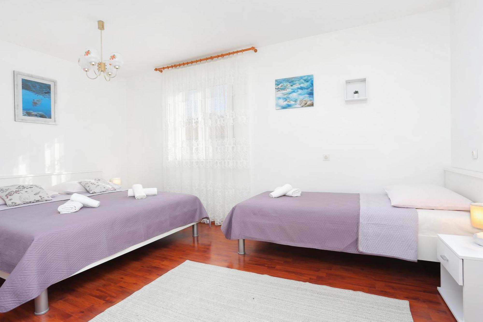 Apartments And Rooms With Parking Space Kastel Stafilic, Kastela - 18673 客房 照片